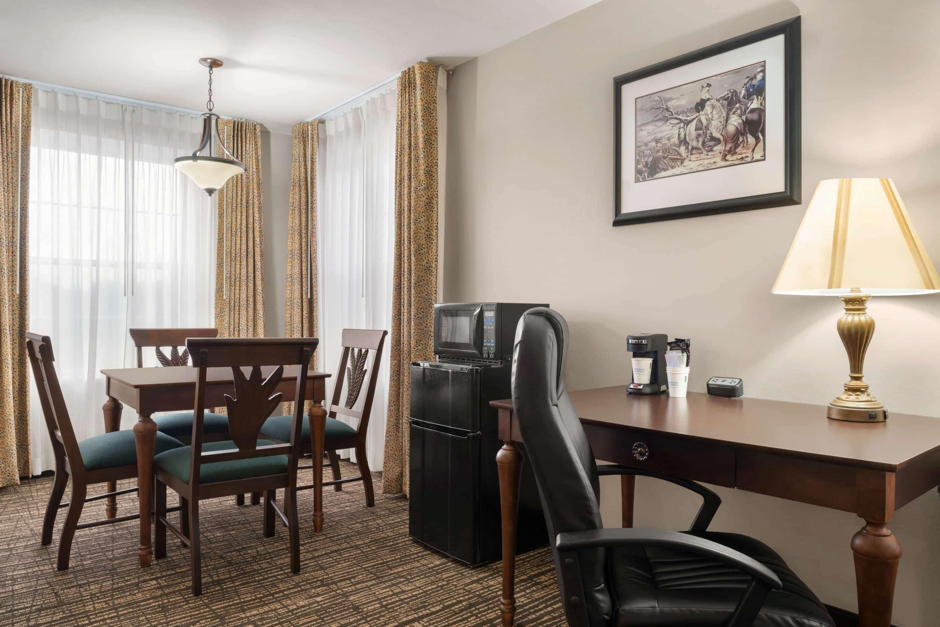 Отель Baymont By Wyndham Washington Экстерьер фото